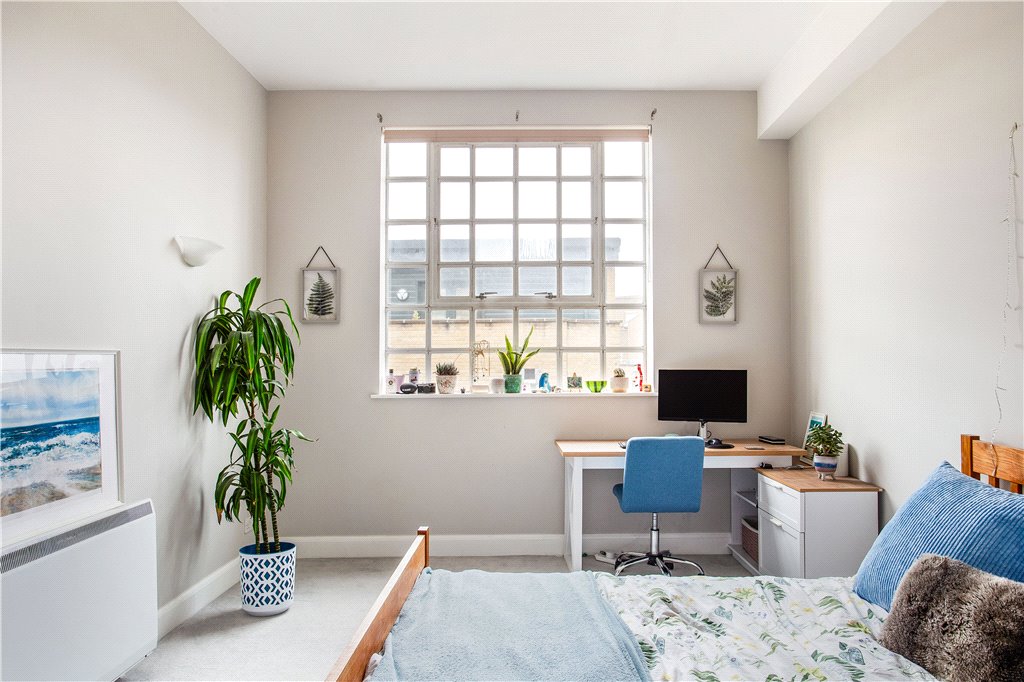 2 bed apartment for sale in Gainsford Street, London 8