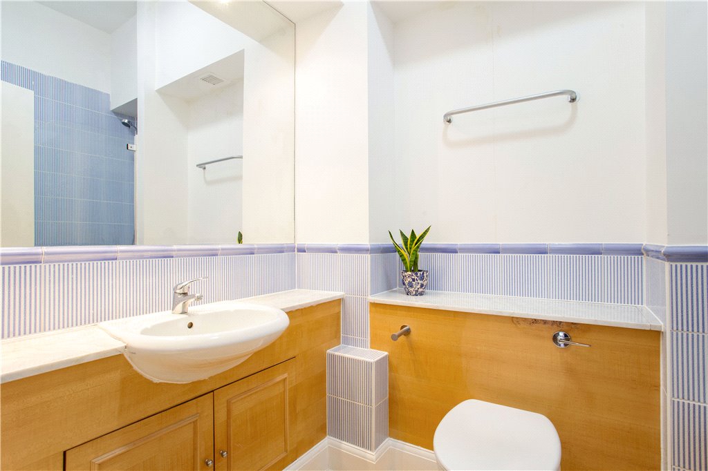 2 bed apartment for sale in Gainsford Street, London 12