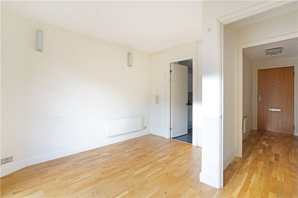 1 bed apartment for sale in Queen Elizabeth Street, London  - Property Image 15