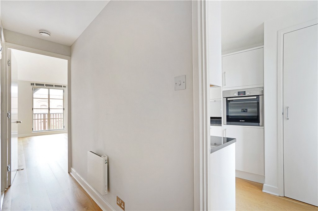Apartment for sale in Queen Elizabeth Street, London  - Property Image 8