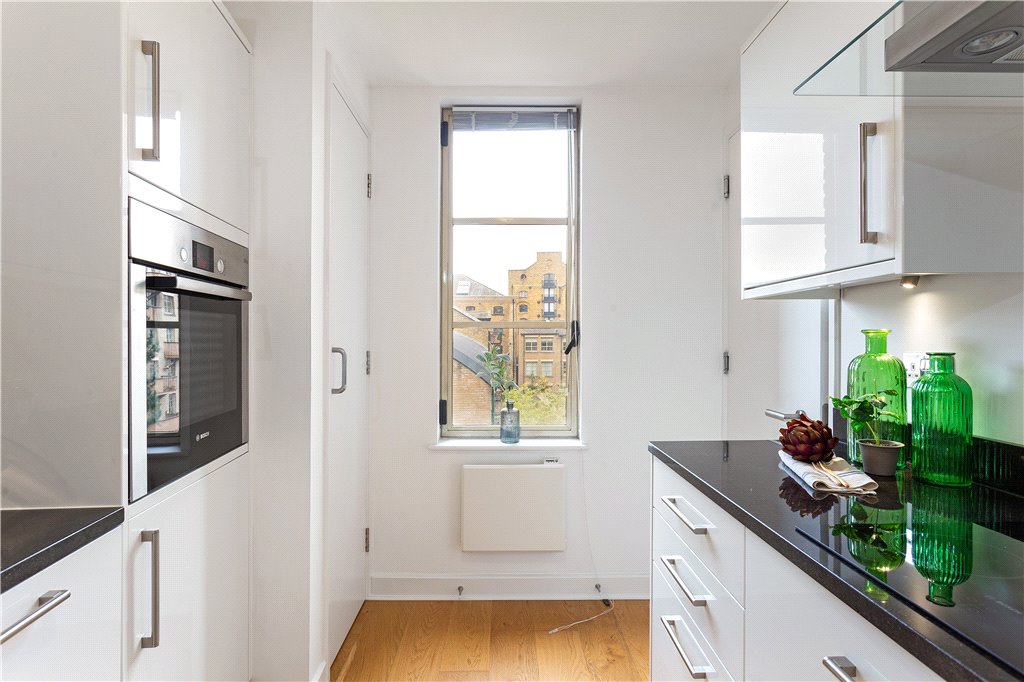 Apartment for sale in Queen Elizabeth Street, London  - Property Image 9