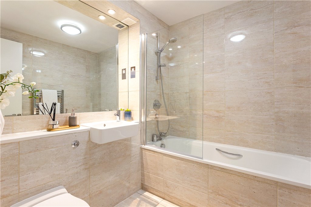 Apartment for sale in Queen Elizabeth Street, London  - Property Image 10