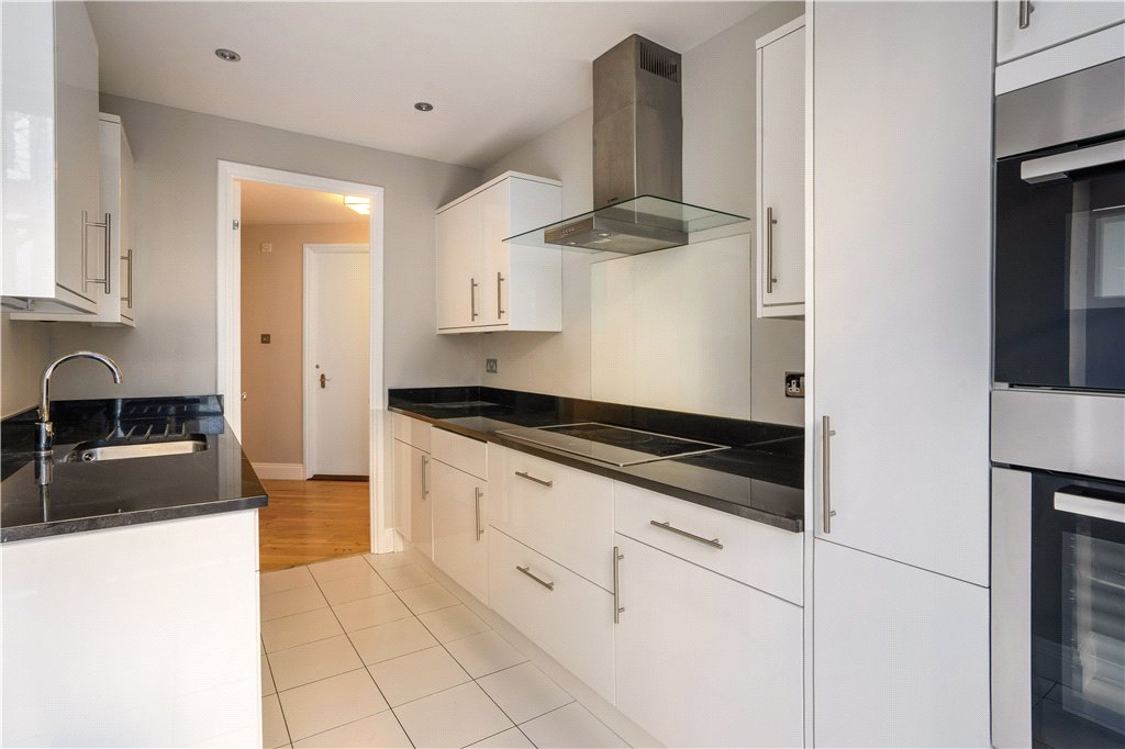 2 bed apartment for sale in Queen Elizabeth Street, London  - Property Image 11