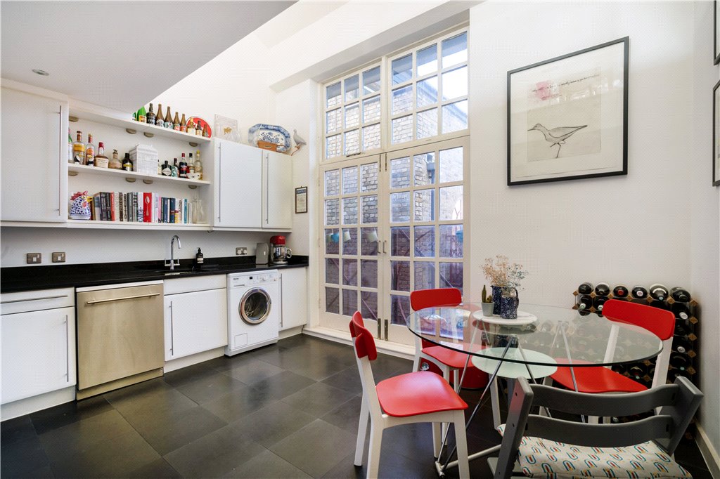 3 bed maisonette for sale in Gainsford Street, London  - Property Image 4