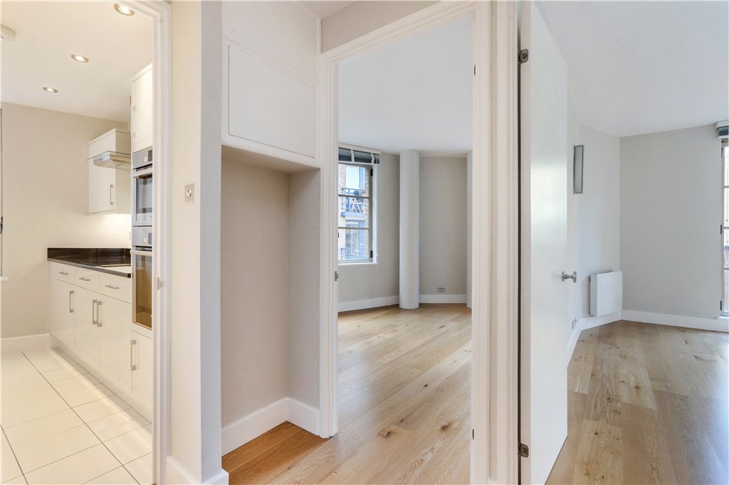 1 bed apartment for sale in Queen Elizabeth Street, London  - Property Image 8