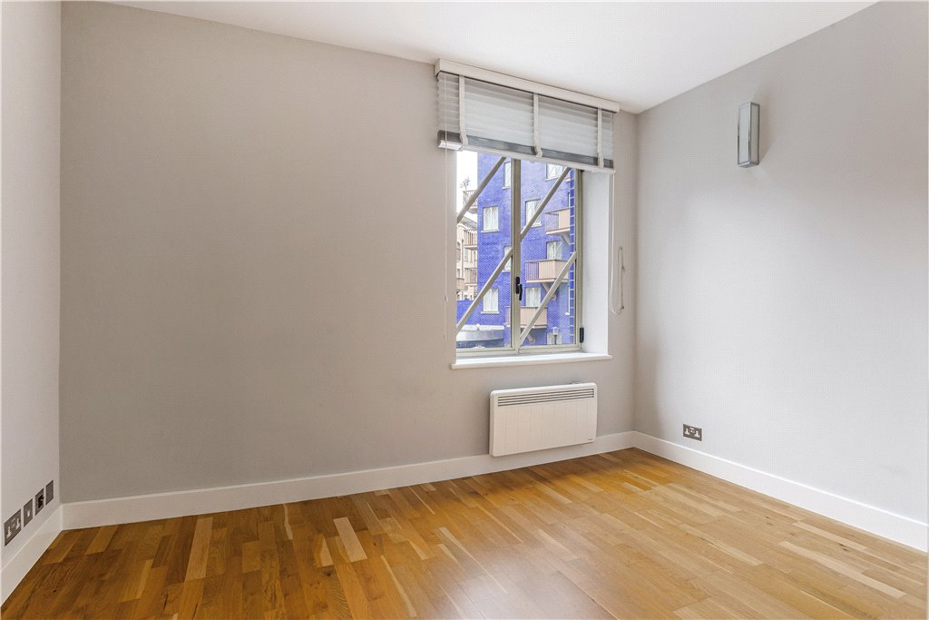 1 bed apartment for sale in Queen Elizabeth Street, London  - Property Image 2