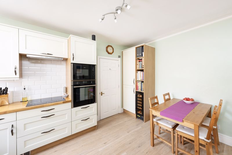 2 bed flat for sale in Ambra Vale West, Bristol  - Property Image 3
