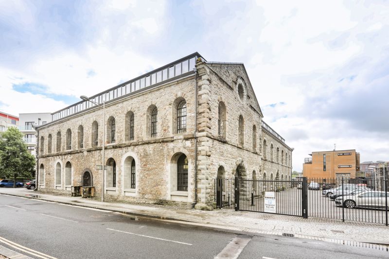 2 bed flat for sale in Lime Kiln Road, Bristol  - Property Image 1