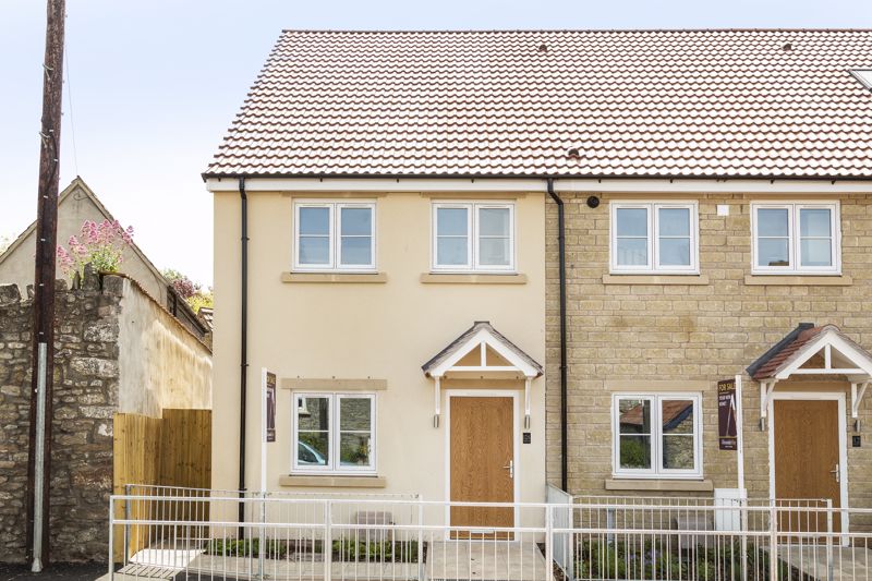 Winford’s Old Coach Station is a great opportunity to acquire a brand-new home in an exclusive mixed development of 11 properties comprising two, three and four bedroom homes in the heart of a very popular village, just 7 miles from central Bristol.