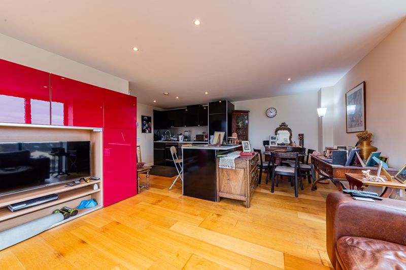 2 bed flat for sale in Skypark Road, Bedminster  - Property Image 4