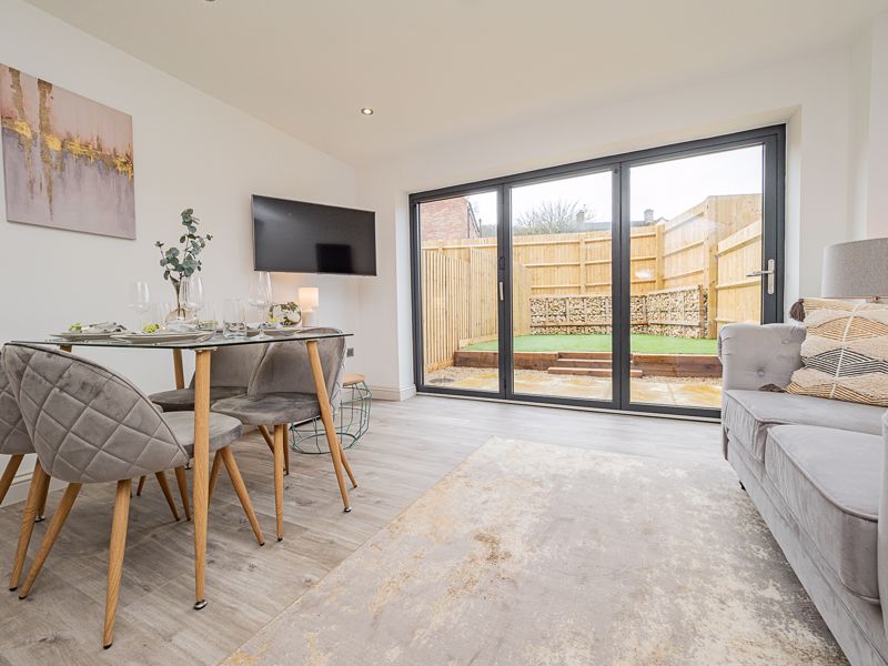3 bed house for sale in St Marks Rise, Dursley 2