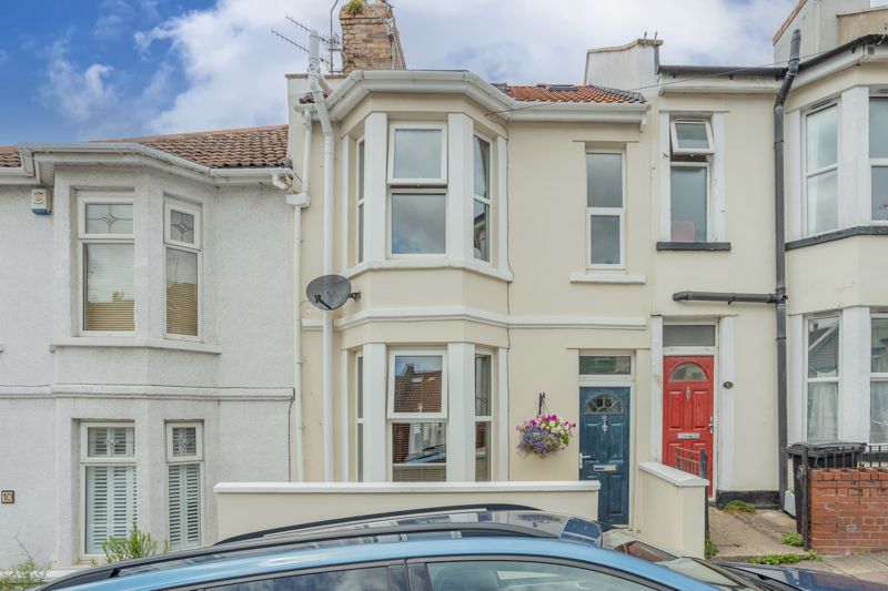 A charming four bedroom Victorian terrace located within a stone's throw of North Street. A must see!
