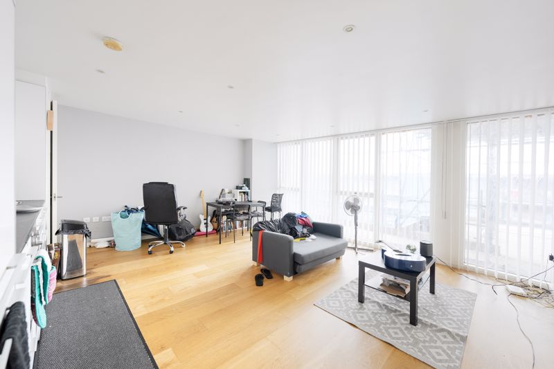 2 bed flat for sale in Skypark Road, Bristol  - Property Image 4