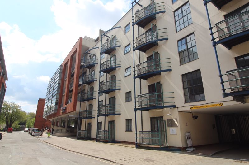 1 bed flat to rent in 30-38 St. Thomas Street, Bristol - Property Image 1