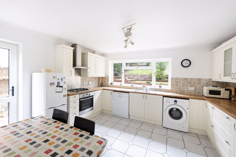 4 bed house for sale in Catley Grove, Bristol  - Property Image 3