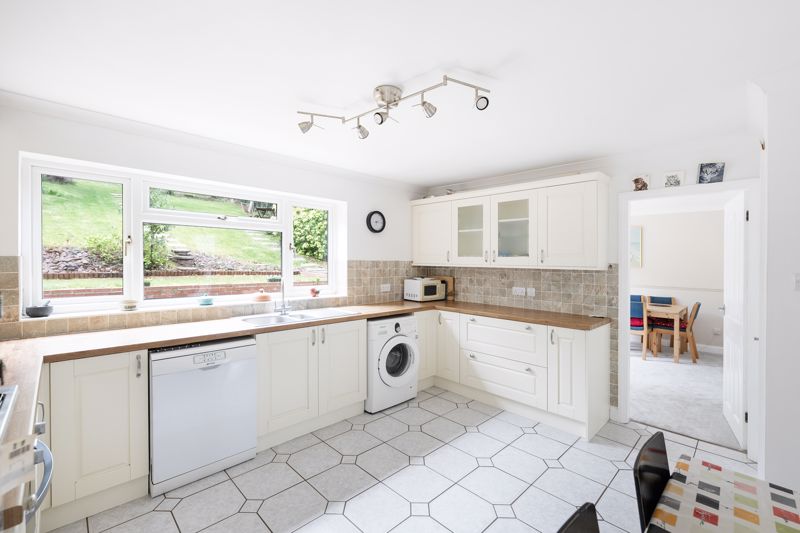 4 bed house for sale in Catley Grove, Bristol  - Property Image 5