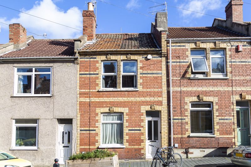 A deceptively spacious two double bedroom home situated within a quiet residential location in Bedminster.