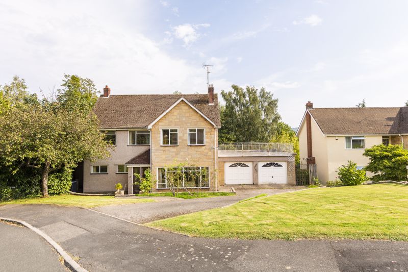NO ONWARD CHAIN - A rare opportunity to purchase this four bedroom detached family home with south facing garden, double garage and off street parking. 
