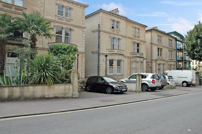 2 bed flat to rent in Merchants Road, Bristol  - Property Image 1