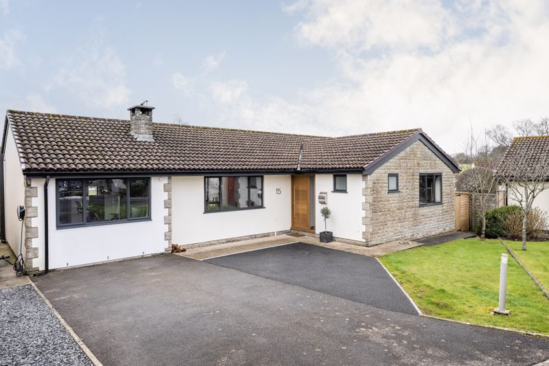 4 bed bungalow for sale  - Property Image 1