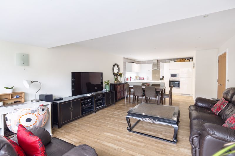 2 bed flat for sale in Merchants Road, Bristol  - Property Image 2