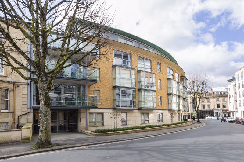 2 bed flat for sale in Merchants Road, Bristol - Property Image 1