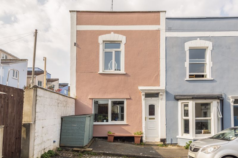 *** NO ONWARD CHAIN *** A charming end of terrace Victorian property occupying a favoured cul-de-sac position within Southville - just a short walk from North Street.