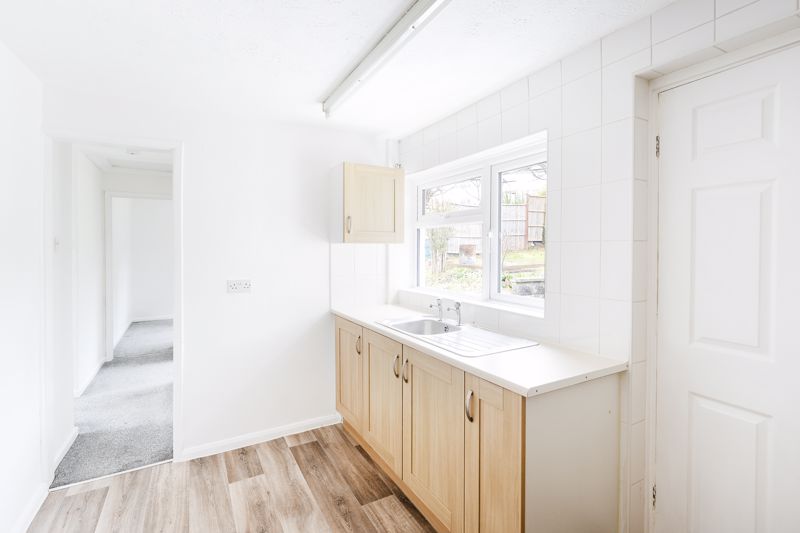 2 bed house for sale in Cedar Close, Bristol  - Property Image 3