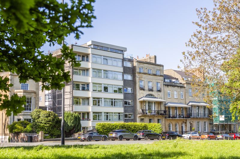 2 bed flat for sale in Clifton Down, Bristol 2