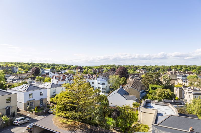 2 bed flat for sale in Clifton Down, Bristol 7