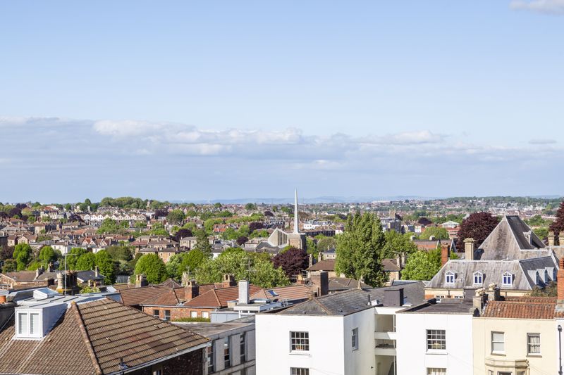 2 bed flat for sale in Clifton Down, Bristol 10