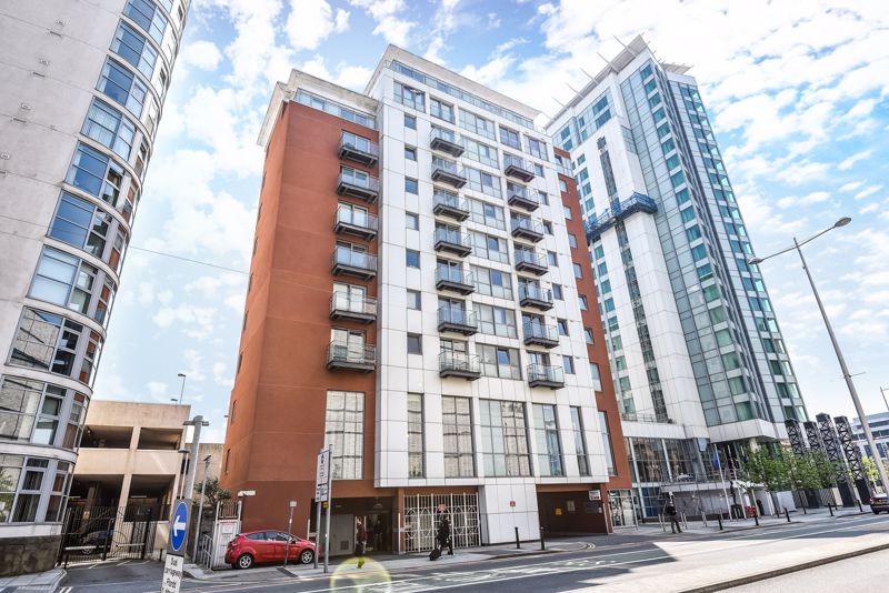 1 bed flat for sale in Meridian Plaza, Bute Terrace, Cardiff - Property Image 1