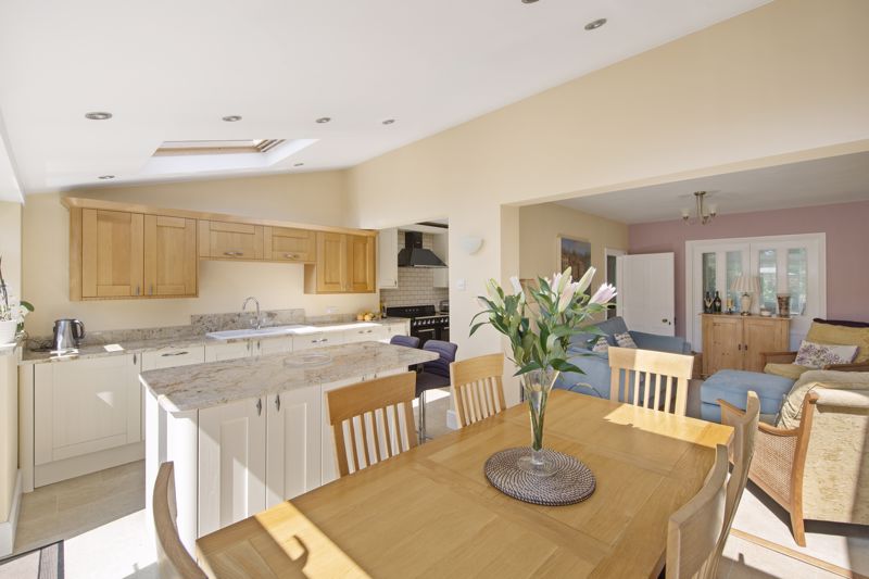 4 bed house for sale in Main Road, Bristol  - Property Image 6
