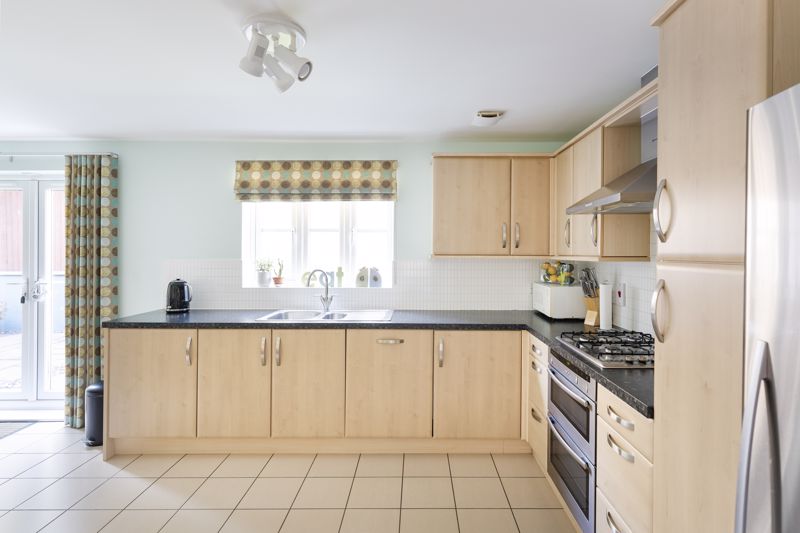 4 bed house for sale in Blackcurrant Drive, Bristol  - Property Image 7