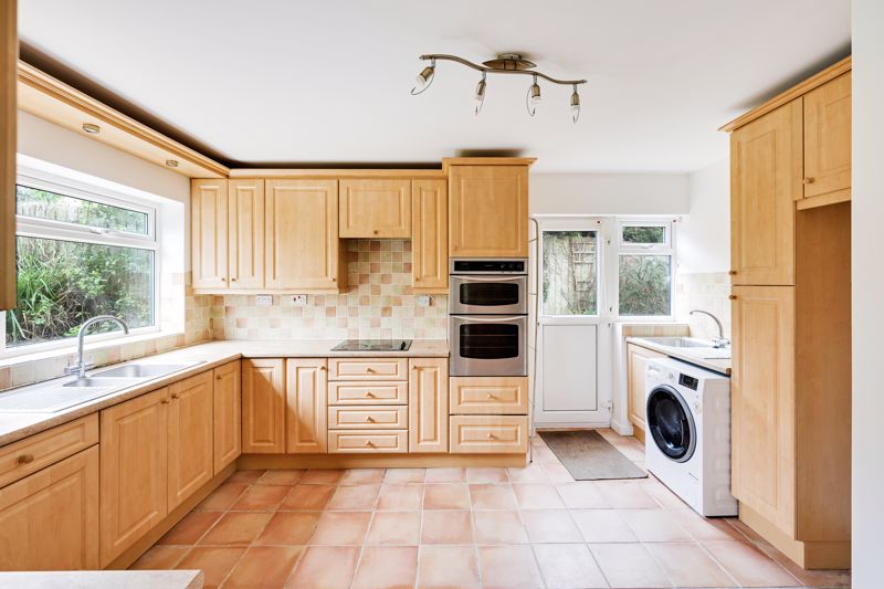 4 bed house for sale in Uncombe Close, Bristol  - Property Image 3