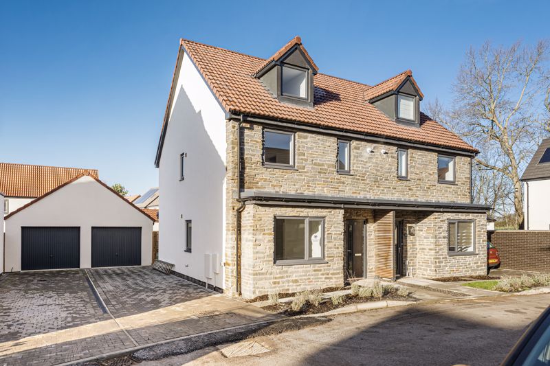 4 bed house for sale in Court De Wyck, Bishops Road, Bristol, BS49