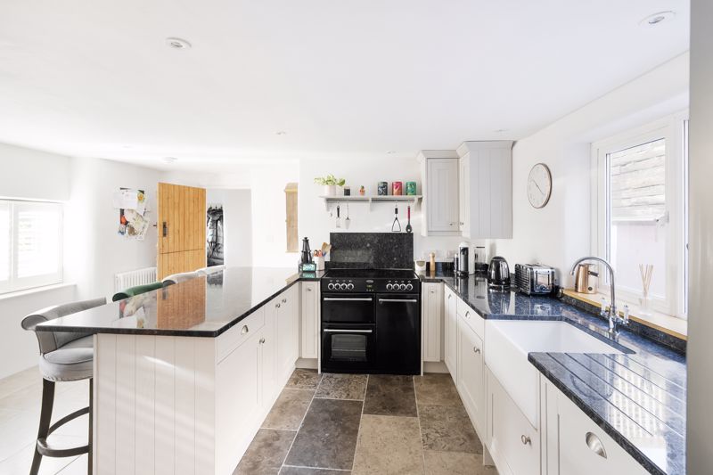3 bed house for sale in Jacklands, Tickenham  - Property Image 3
