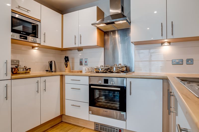 1 bed flat for sale in Meridian Plaza, Cardiff  - Property Image 7