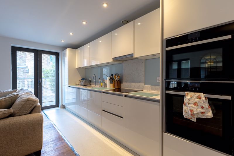 2 bed flat for sale in French Yard, Bristol  - Property Image 6