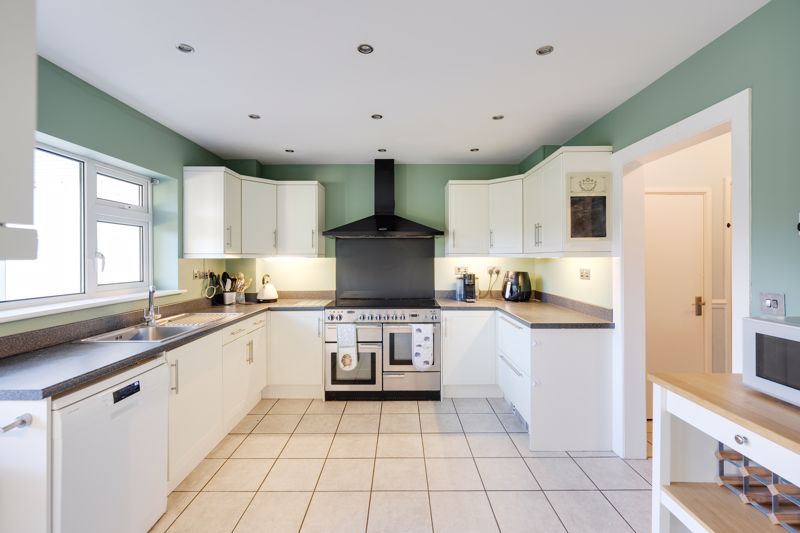 5 bed house for sale in Flax Bourton Road, Bristol  - Property Image 3