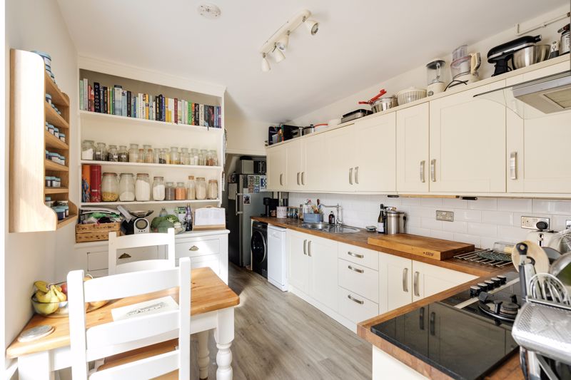 3 bed house for sale in Luckwell Road, Bristol  - Property Image 2