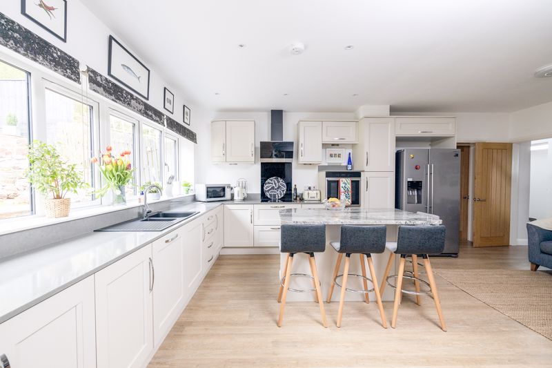 4 bed house for sale in Heath Ridge, Bristol  - Property Image 3
