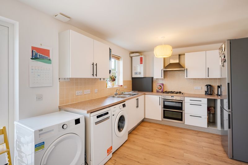 3 bed house for sale in Blackcurrant Drive, Bristol  - Property Image 4