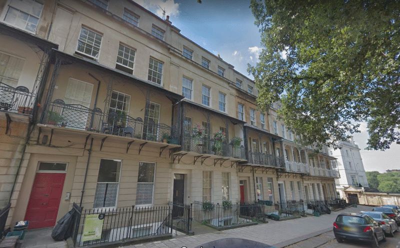 2 bed flat to rent in Caledonia Place, Clifton 0
