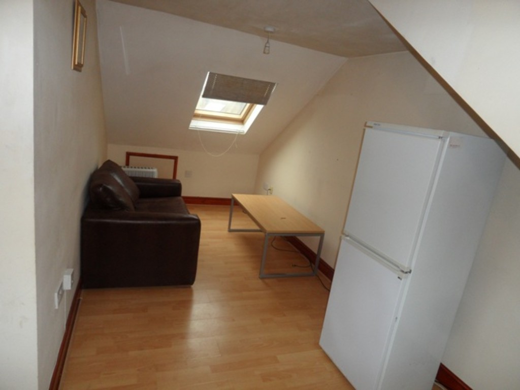 1 bed studio flat to rent in Lancaster Road, Middlesex  - Property Image 1