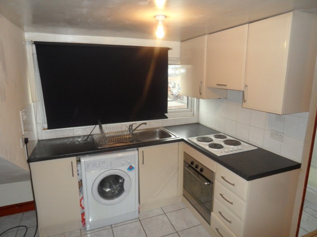 1 bed studio flat to rent in Lancaster Road, Middlesex 2