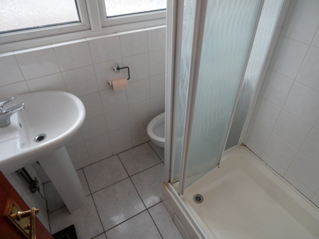 1 bed studio flat to rent in Lancaster Road, Middlesex 3