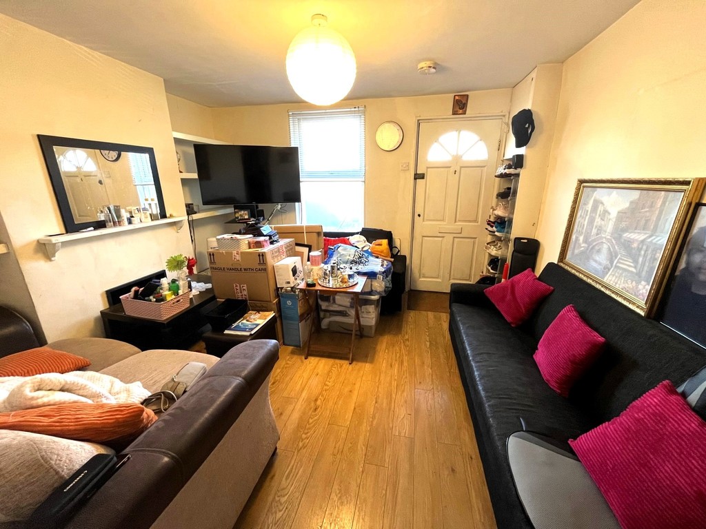 2 bed end of terrace house to rent in Martindale Road, Middlesex  - Property Image 3