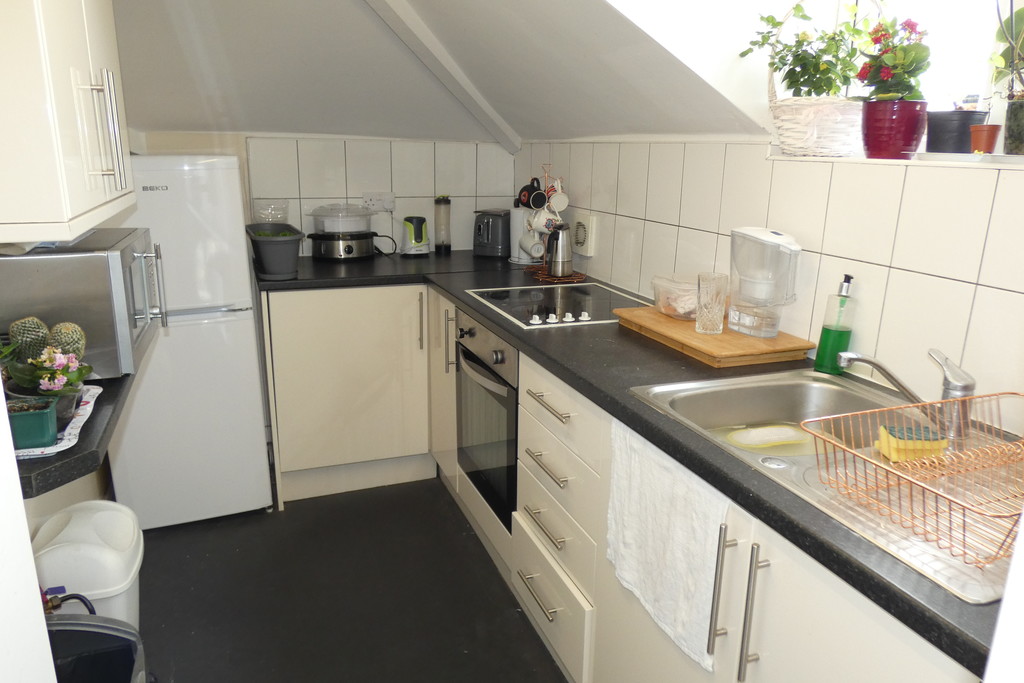 1 bed house share to rent in Grove Road R, Middlesex  - Property Image 2