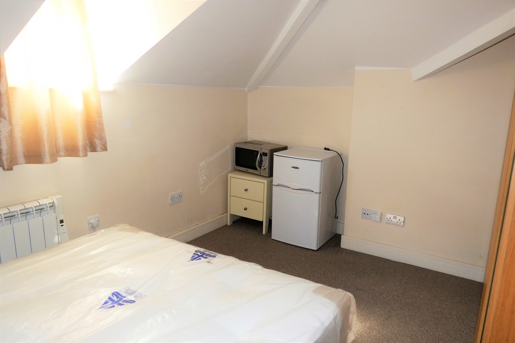 1 bed house share to rent in Grove Road R, Middlesex  - Property Image 5